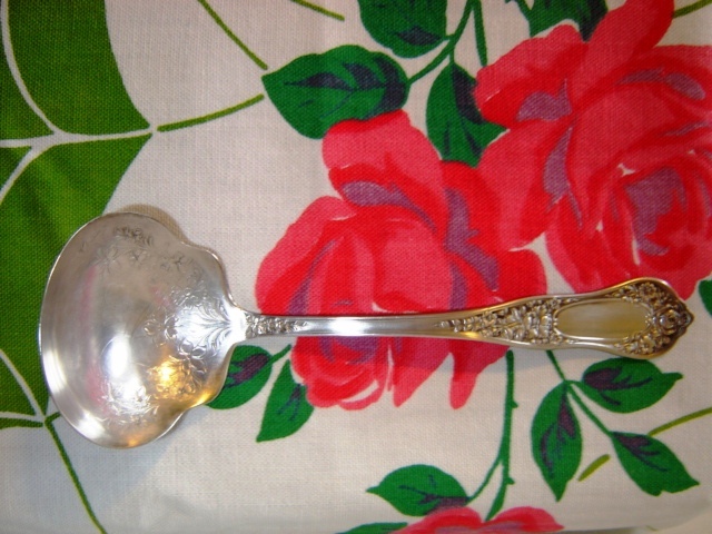 BEAUTY ROGERS SILVERPLATE GRAVY SAUCE LADLE 1909 art nouveau pattern  (SIL-146)